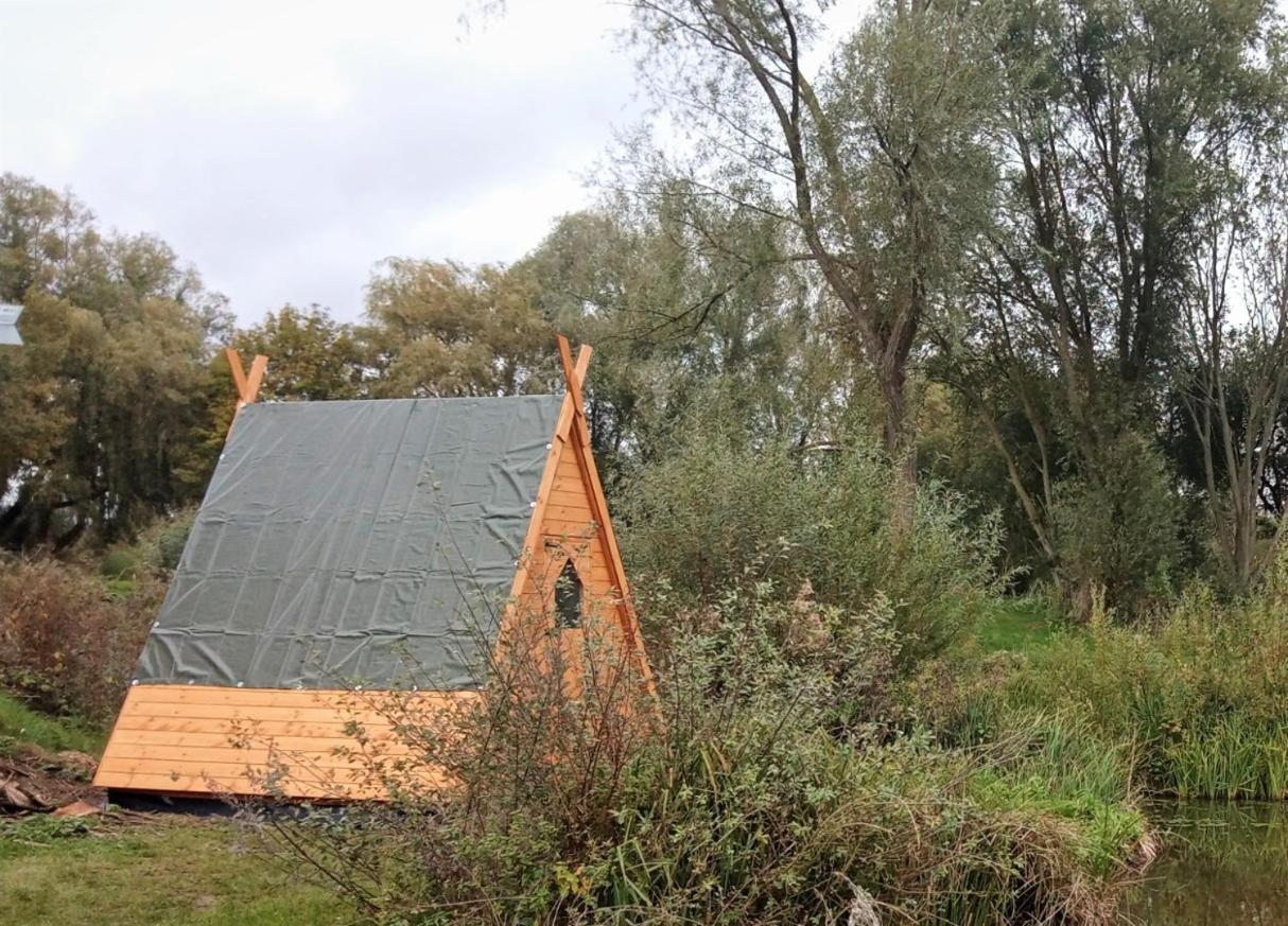 Rum Bridge "Owl Watch" Wooden Tipi Hotell Sudbury  Exteriör bild